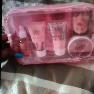 Nice 5 piece bath & body set